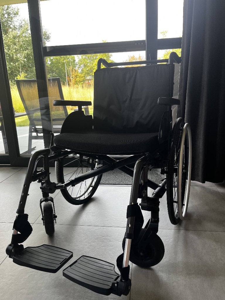 Rolstoel Vermeiren V500 light, Enlèvement, Pliant, Comme neuf, Fauteuil roulant à pousser