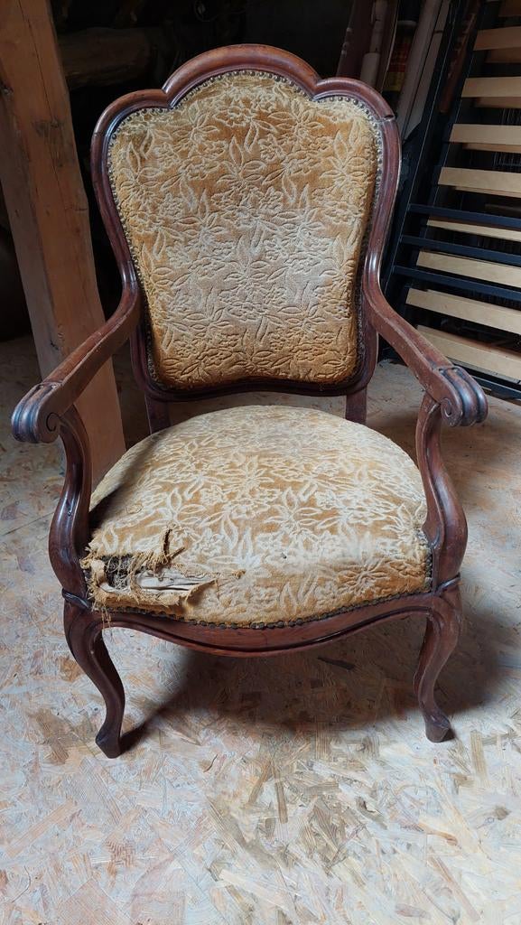 Fauteuil ancien pour garnissage ., Enlèvement