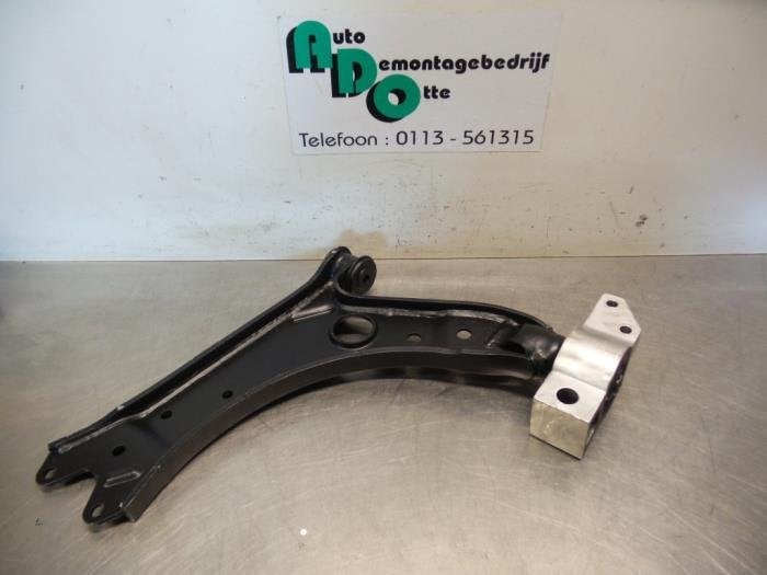 Bras de suspension avant droit d'un Volkswagen Golf (Golf 04, -, 3 mois de garantie, Utilisé, -