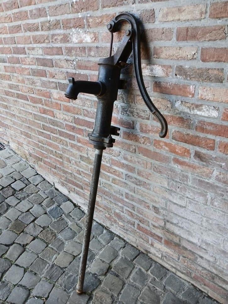 Handwaterpomp uit gietijzer., Tuin en Terras, Ophalen, Gebruikt, Handmatig