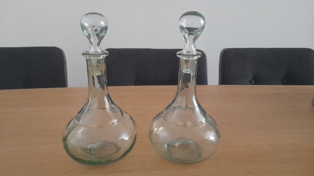 2 glazen karaffen, Ophalen