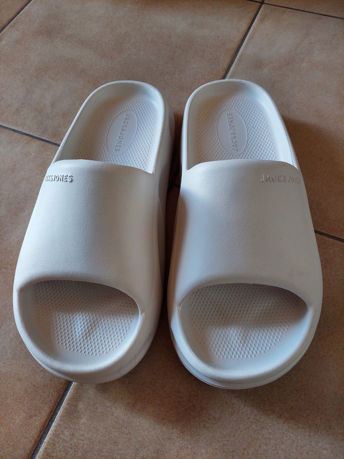 Jack & Jones slippers, Vêtements | Hommes, Chaussures, Chaussons, Jack&Jones, Comme neuf, Enlèvement