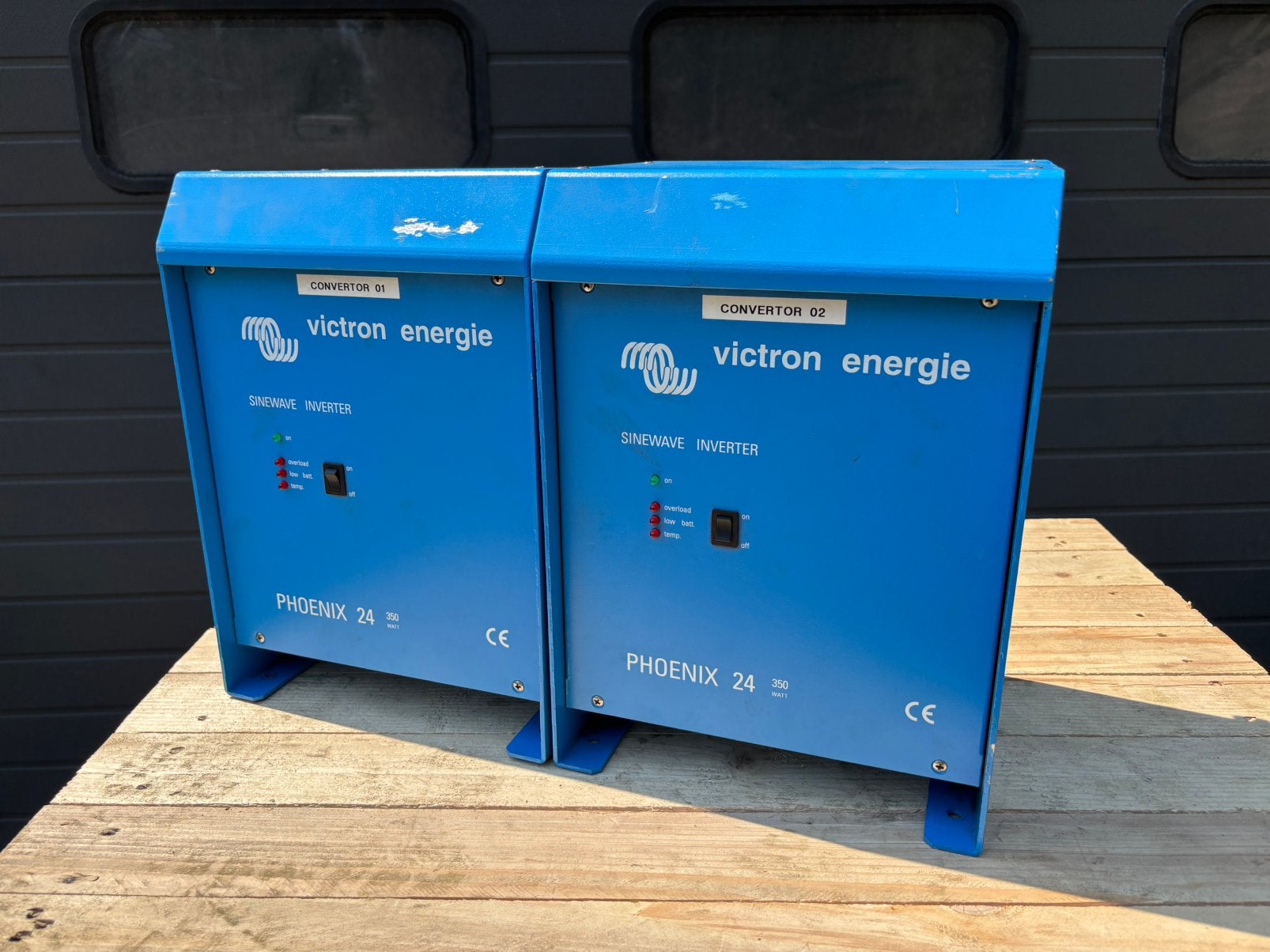 VICTRON ENERGIE PHOENIX 24/350  Inverter 24V 350W, Ophalen, Zo goed als nieuw, Overige merken, Omvormer