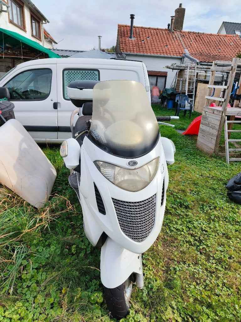 Moto kymko grand dink 125 cc, Motoren, Scooter, 125 cc, Automaat, 12 t/m 35 kW