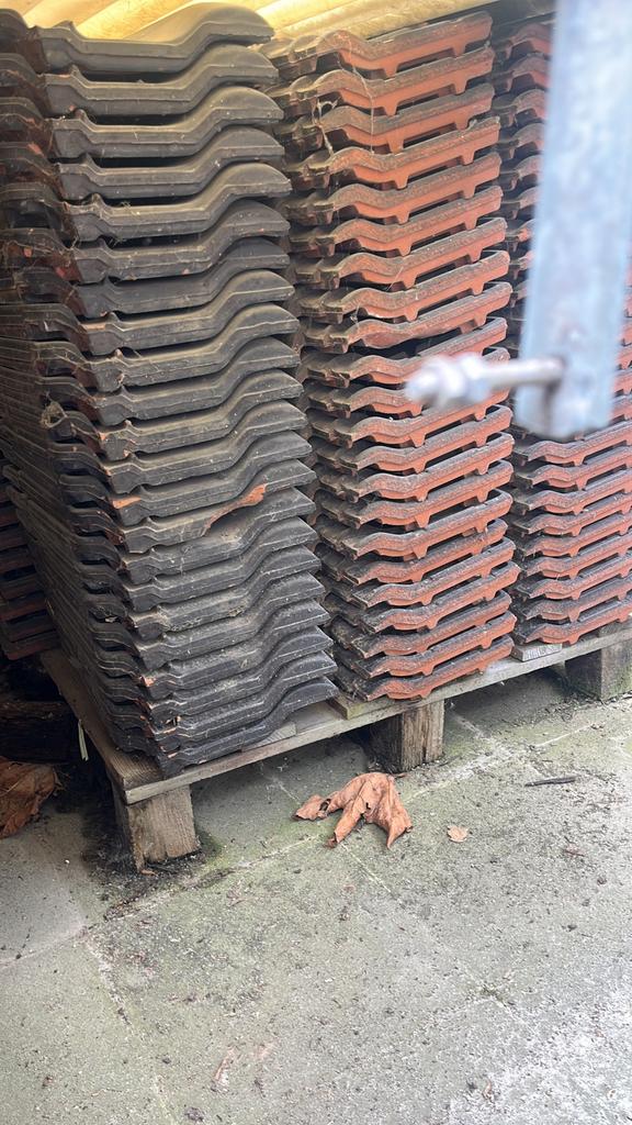 GRATIS AFHALEN; 3 palletten dakpannen + 1 pallet bouwstenen, Bricolage & Construction, Tuiles & Revêtements de toit, Enlèvement