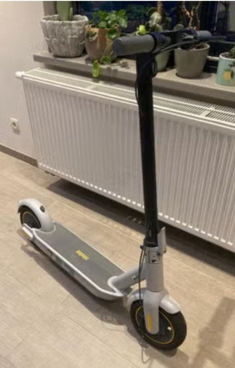 trottinette ninebot g30max 250euro