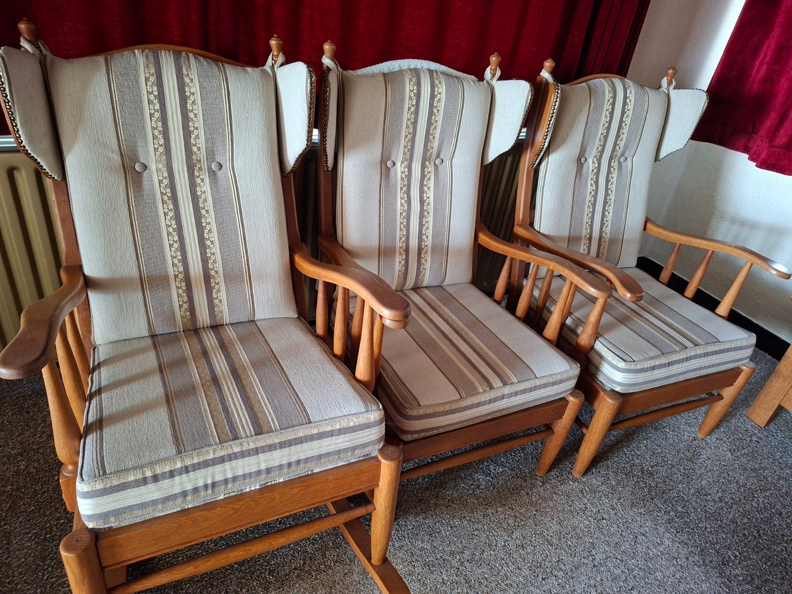 sièges en bois et 1 fauteuil à bascule, Enlèvement, Comme neuf