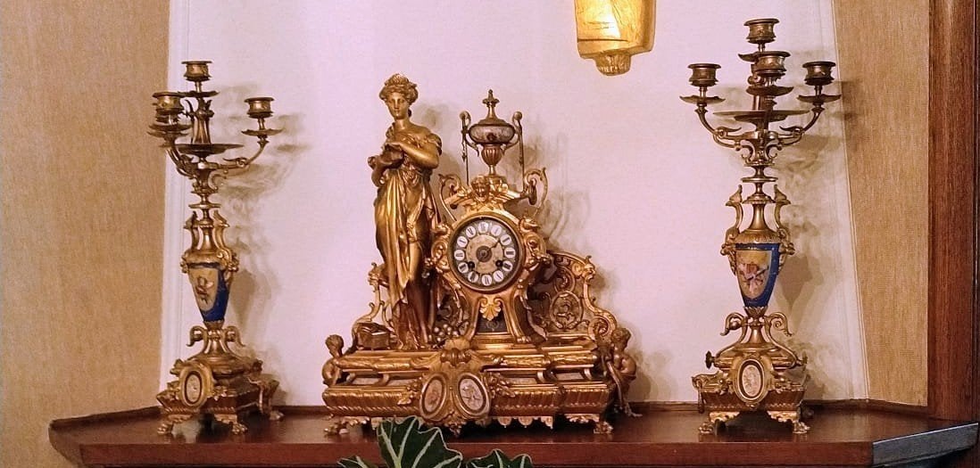 19de eeuw. Franse driedelige schouwgarnituur., Antiek en Kunst, Ophalen, Brons