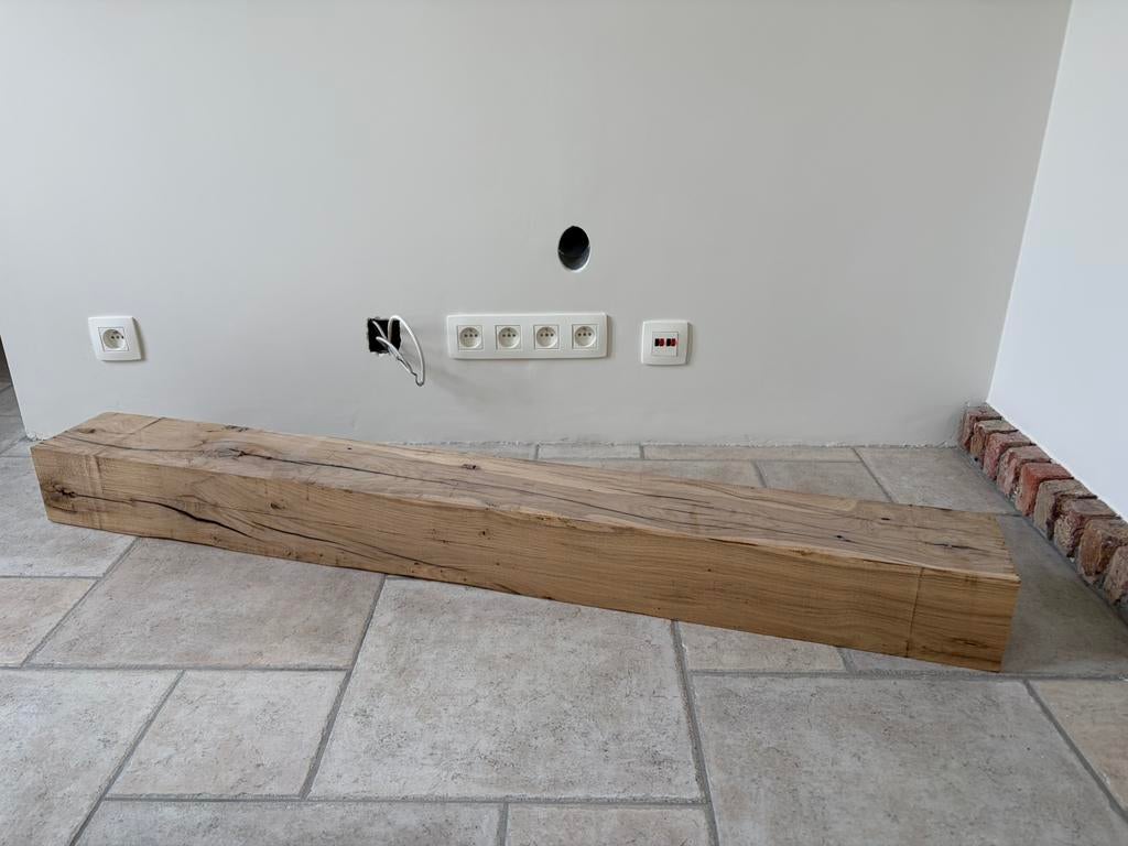 Eiken balk poeierdroog! 75jaar binnen, Doe-het-zelf en Bouw, Hout en Planken, Ophalen, Zo goed als nieuw, Eiken, Balk