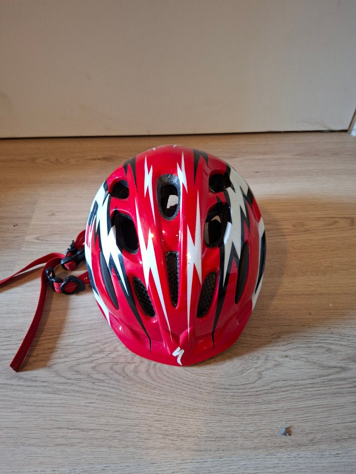 Fietshelm Specialized, Fietsen en Brommers, Fietsaccessoires | Fietshelmen, Overige maten, Zo goed als nieuw, Jongen, Ophalen