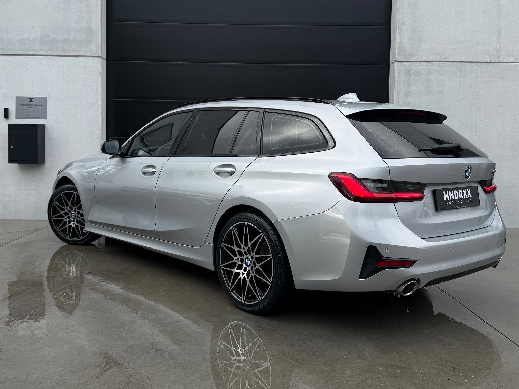 BMW 320dA Touring SPORT LINE | 19" | CarPlay | AMBIENT |, Auto's, Automaat, Achterwielaandrijving, 1995 cc, 4 cilinders