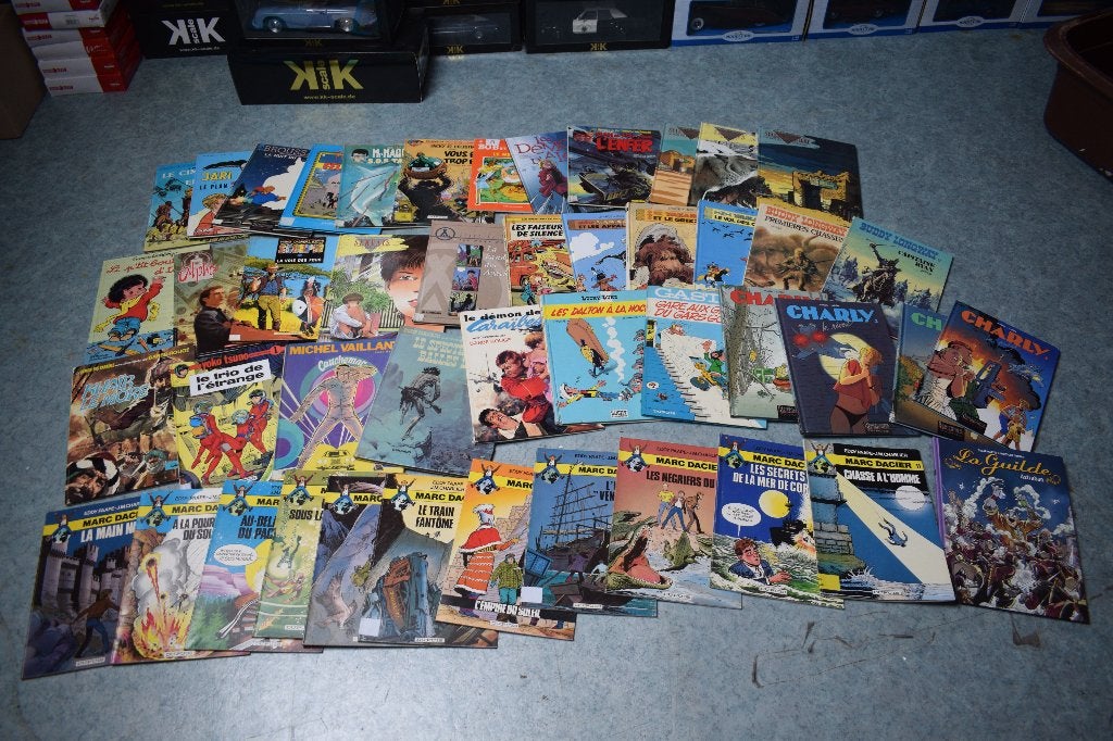 lot van 46 oude strip boeken strip boek rommelmarkt, Ophalen, Gelezen