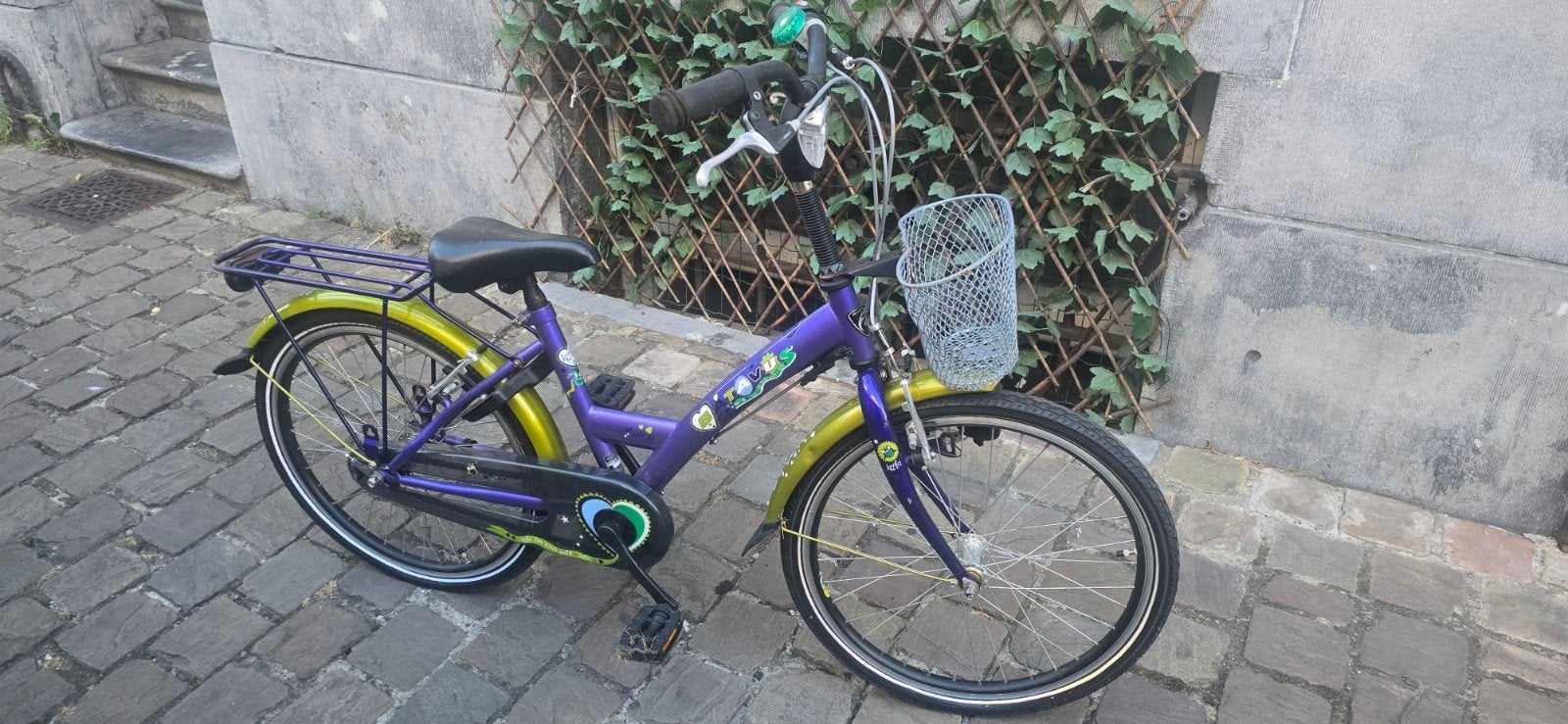 Velo enfant 22 " 6 a 10 ans tres beau velo comme neuf, Vélos & Vélomoteurs