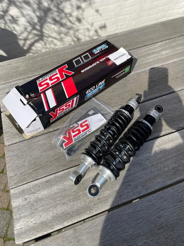 YSS RE302-T Twin Custom schokbrekers caferacer, Motoren, Ophalen