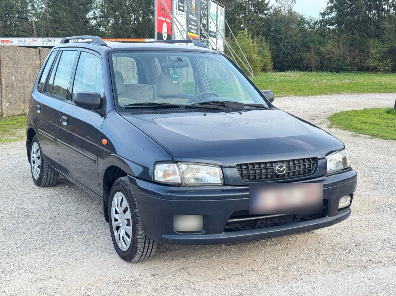 Te koop: Mazda Demio 1.3 benzine in zeer goede staat, Voorwielaandrijving, Dealer onderhouden, Blauw, Bedrijf