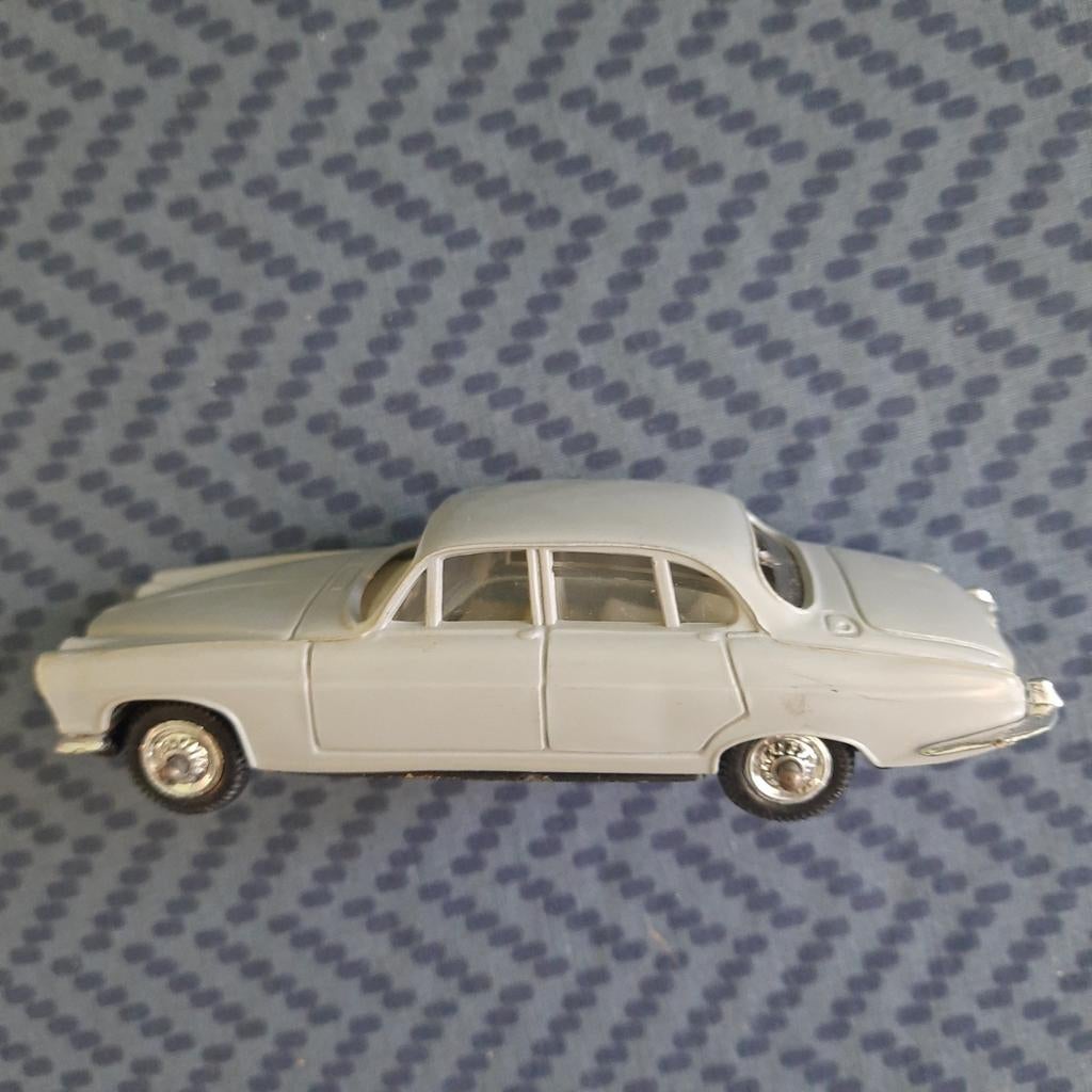 JAGUAR Mk.10 - 1/43 - Plastique - Fabriqué à Hong Kong., Enlèvement, Comme neuf, Voiture, Autres marques