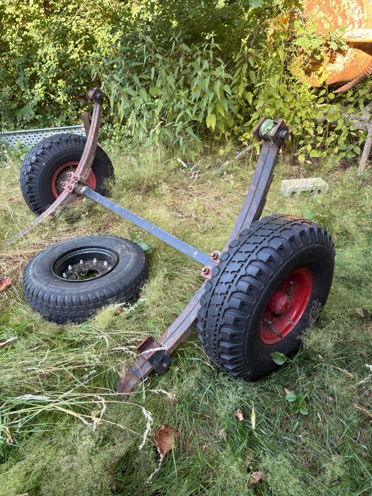 As met bladveren en banden snel verkeer, Auto diversen, Aanhangwagen-onderdelen, Ophalen, Zo goed als nieuw