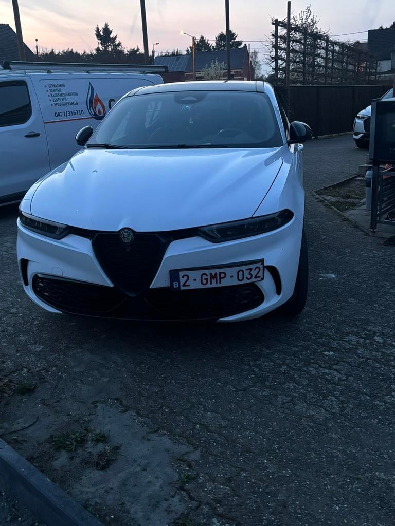 Alfa Romeo tonale, Autos, Cuir, Achat, Noir, 5 portes