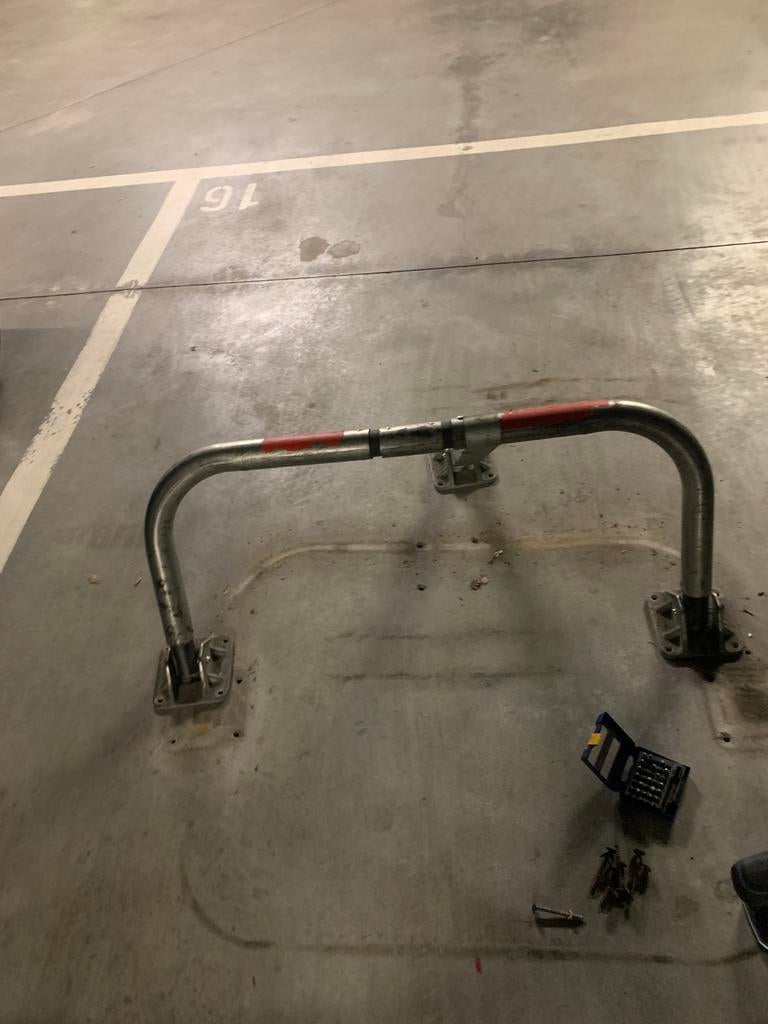 Barrière anti parking, Enlèvement, Comme neuf