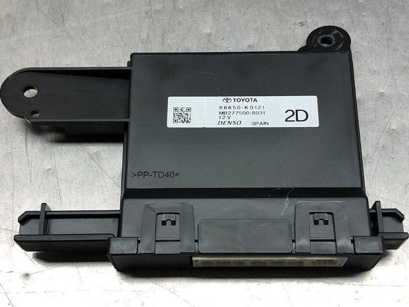 ORDINATEUR DIVERS C Toyota Yaris IV (P21 / PA1 / PH1), Utilisé, Toyota