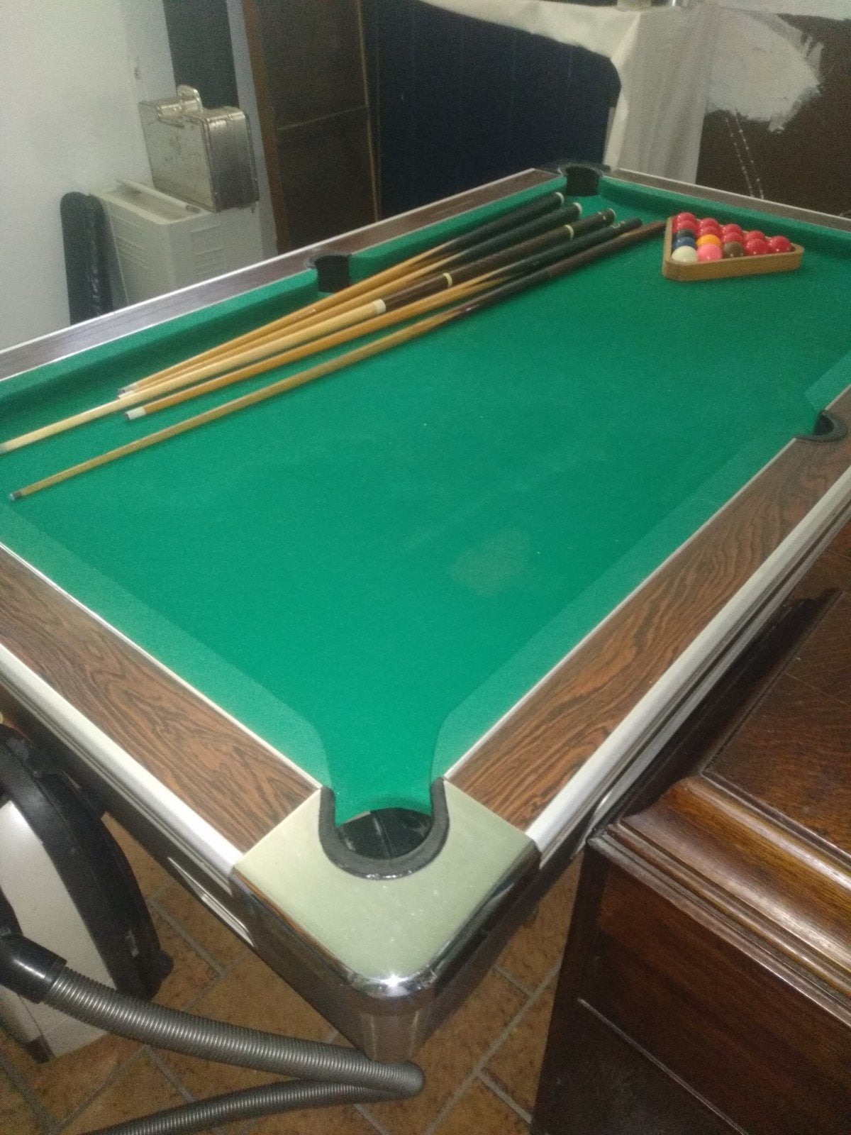 Kleine snookertafel.leisteen blad.ballen en keu's., Sport en Fitness, Biljarten en Poolen, Ophalen, Pooltafel