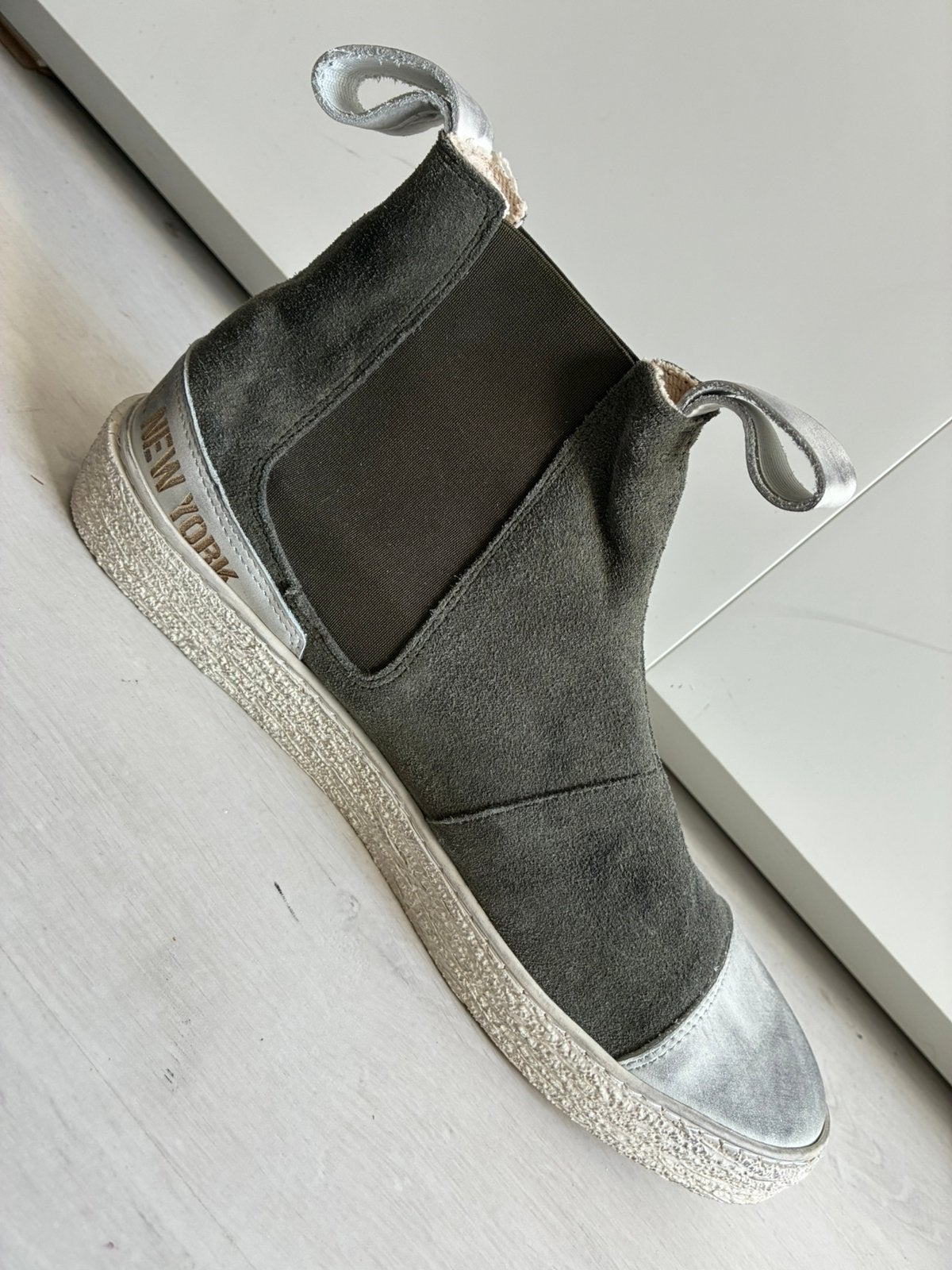 Bottes Chelsea Cab New York jaunes en taille 44, Neuf, Bottes, Enlèvement ou Envoi, Autres couleurs