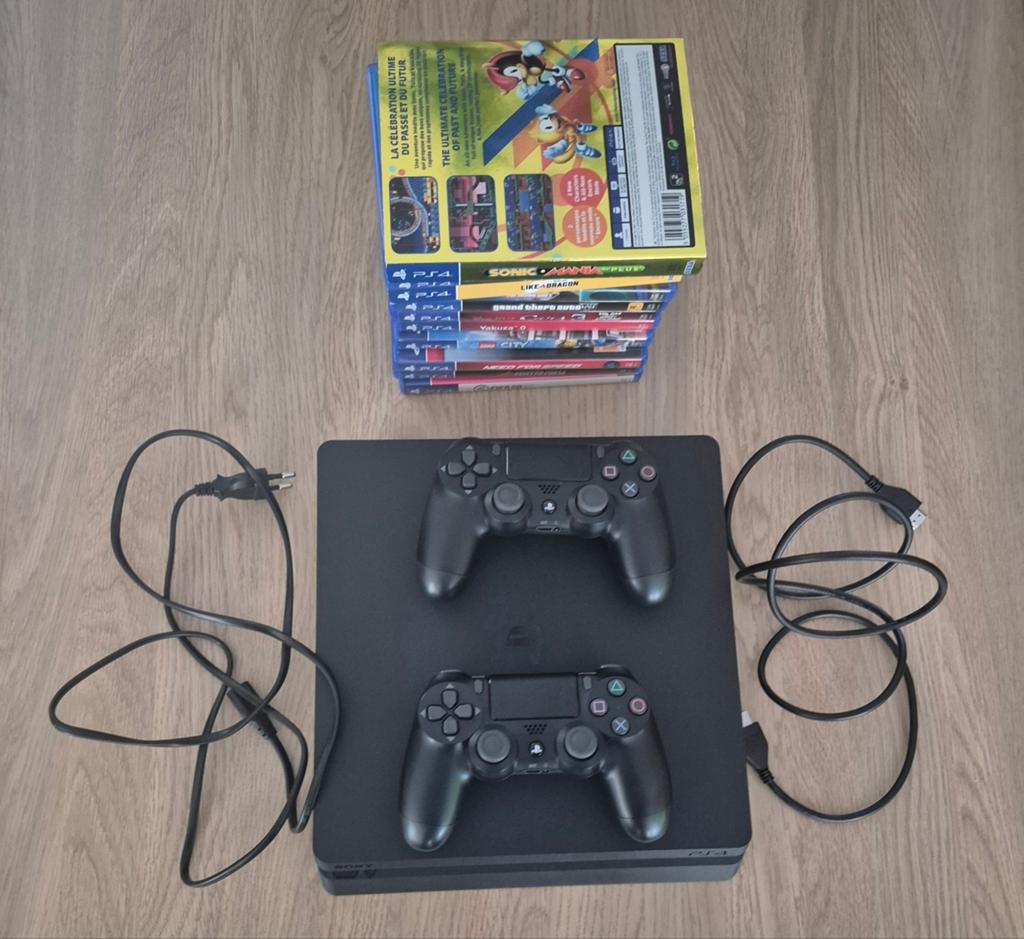 Ps4 slim in goede staat met games en controllers., Ophalen, Met 2 controllers, Zo goed als nieuw, Slim