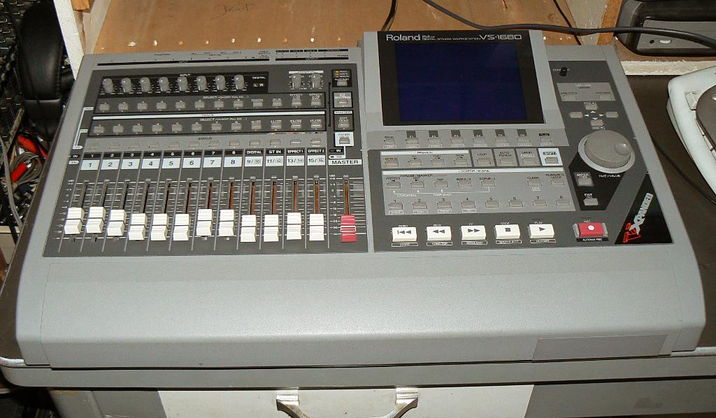Roland 1680 digitale recorder, Ophalen, Bandrecorder