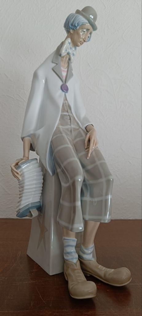 Clown en porcelaine avec accordéon Lladro Espagne., Antiquités & Art, Enlèvement ou Envoi