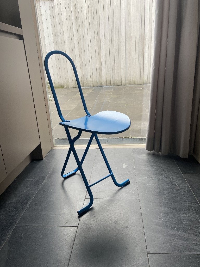 Design klapstoeltje, Maison & Meubles, Chaises, Comme neuf, Enlèvement, Bois, Bleu