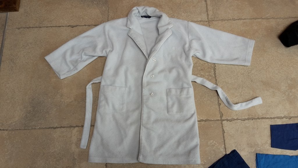 1 euro koopjes: lichtblauwe fleece badjas mt 116, Enfants & Bébés, Enlèvement ou Envoi, Utilisé, Garçon ou Fille, Vêtements de nuit ou Sous-vêtements