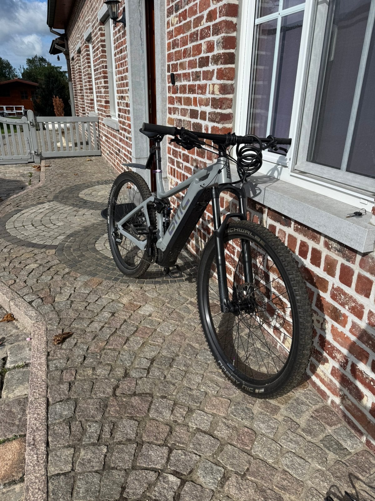 Vélo de montagne électrique BMC, Autres marques, Comme neuf, Enlèvement, VTT tout suspendu