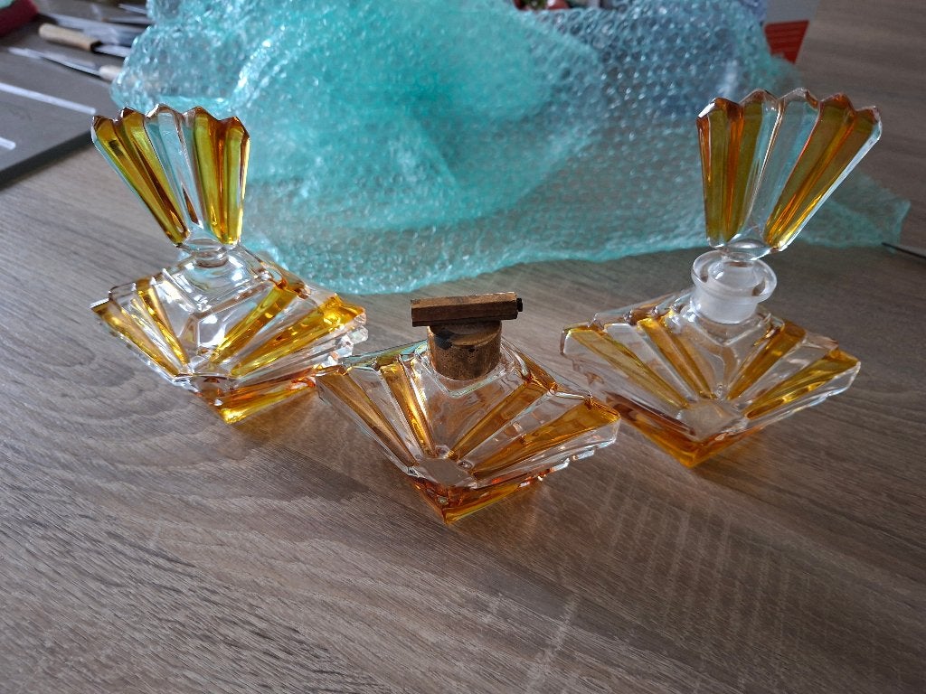 Prachtige 3-delige Art Deco Kristallen Parfumset, Antiek en Kunst, Ophalen