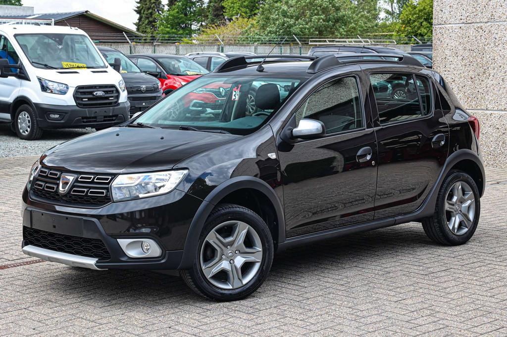 Dacia Sandero AUTOMAAT*NAVIGATIE*ACHTERUITRIJCAMERA*CRUISE-C, Auto's, 898 cc, Gebruikt, Zwart, Bedrijf