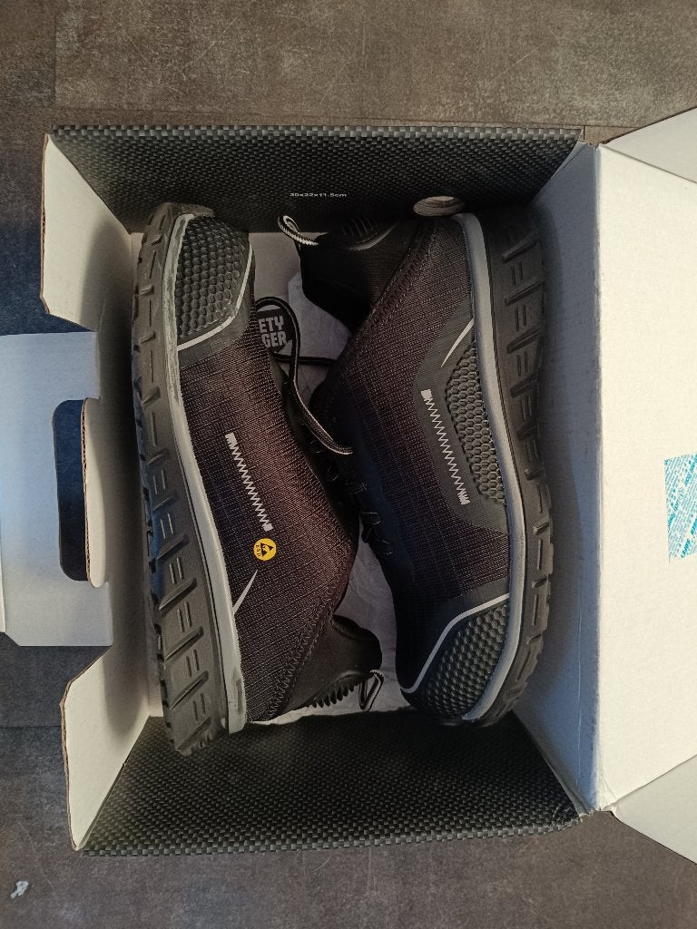 Chaussures de sécurité taille 37, Enlèvement ou Envoi, Comme neuf