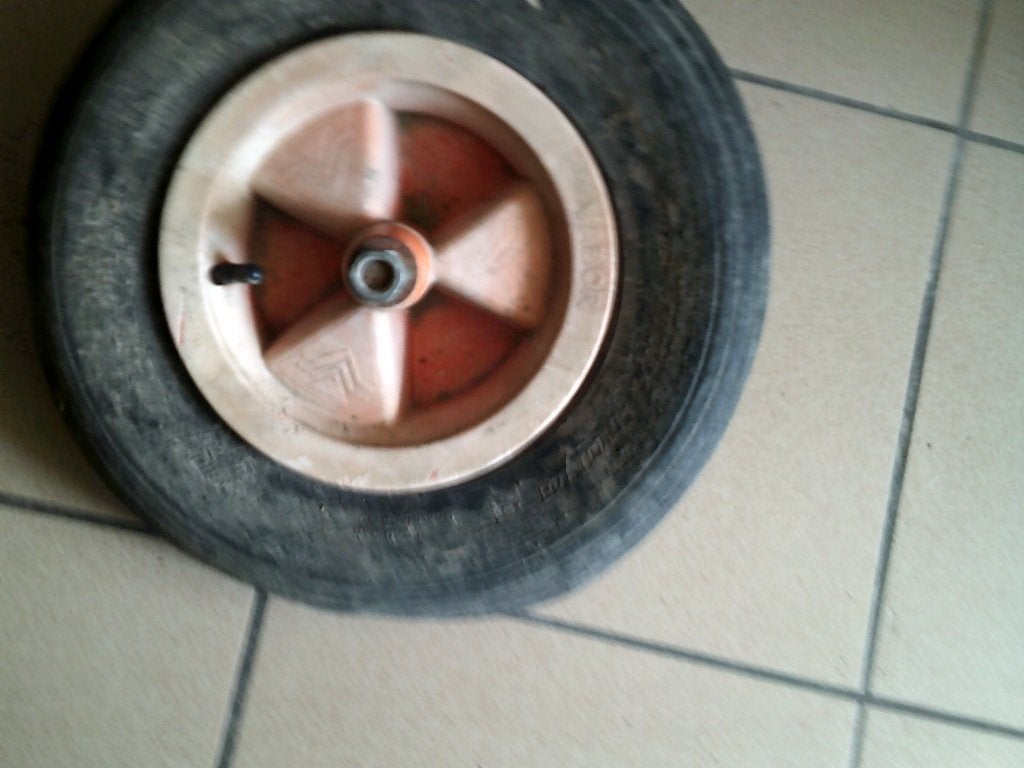ROUE BROUETTE EN PVC, Enlèvement, Utilisé