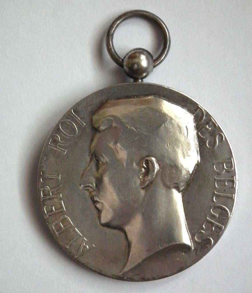 NIVELLES- Médaille en argent avec la figure du roi Albert I, Enlèvement, Argent