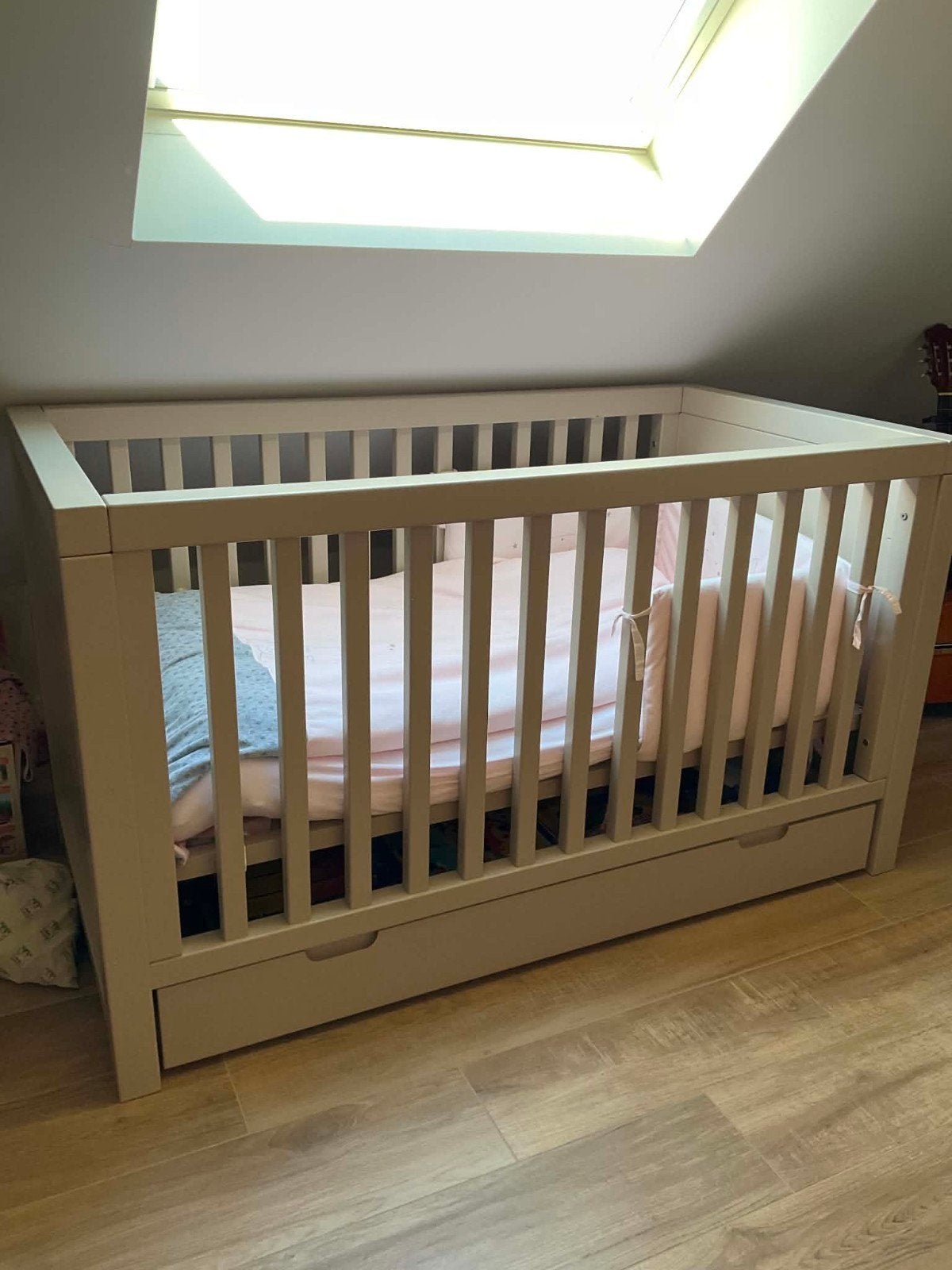 Babybed + opberlade + kastje merk Quax, Kinderen en Baby's, Kinderkamer | Complete kinderkamers, Ophalen