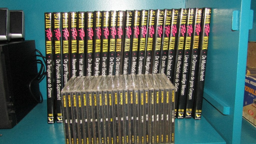 25 jaar Popmuziek complete serie 21 boeken en 22 cd's, Ophalen, Zo goed als nieuw, Pop, Verzamelalbum