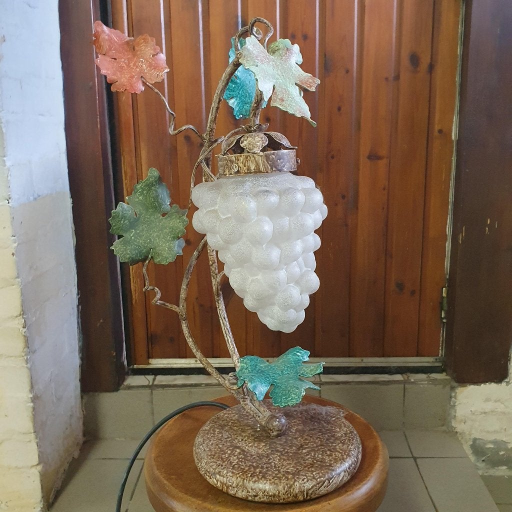 Lampe de table en forme de grappe de raisin, Enlèvement