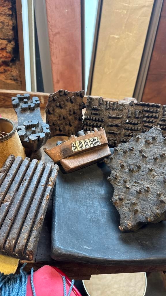 Indian Wooden Printing Blocks (450+) Vintage Textile Stamps, Ophalen, Zo goed als nieuw