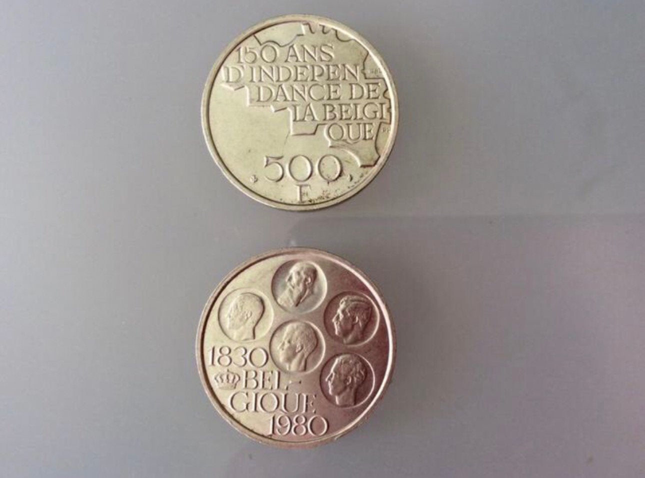 Deux pièces de 500 francs belges 1830 de 1980, Enlèvement