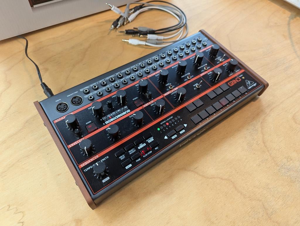 Behringer Grind synthesizer, Muziek en Instrumenten, Synthesizers, Overige merken, Zo goed als nieuw, Met midi-aansluiting, Overige aantallen