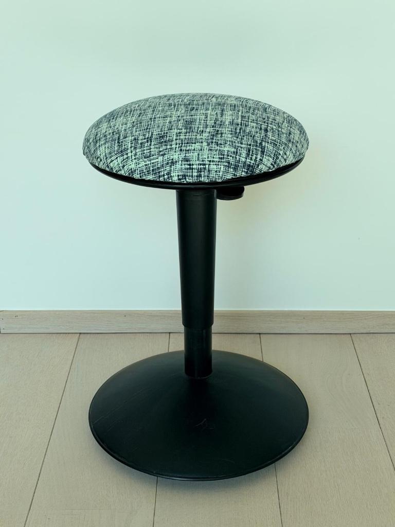 Vitamin Stool kruk, Ophalen, In hoogte verstelbaar