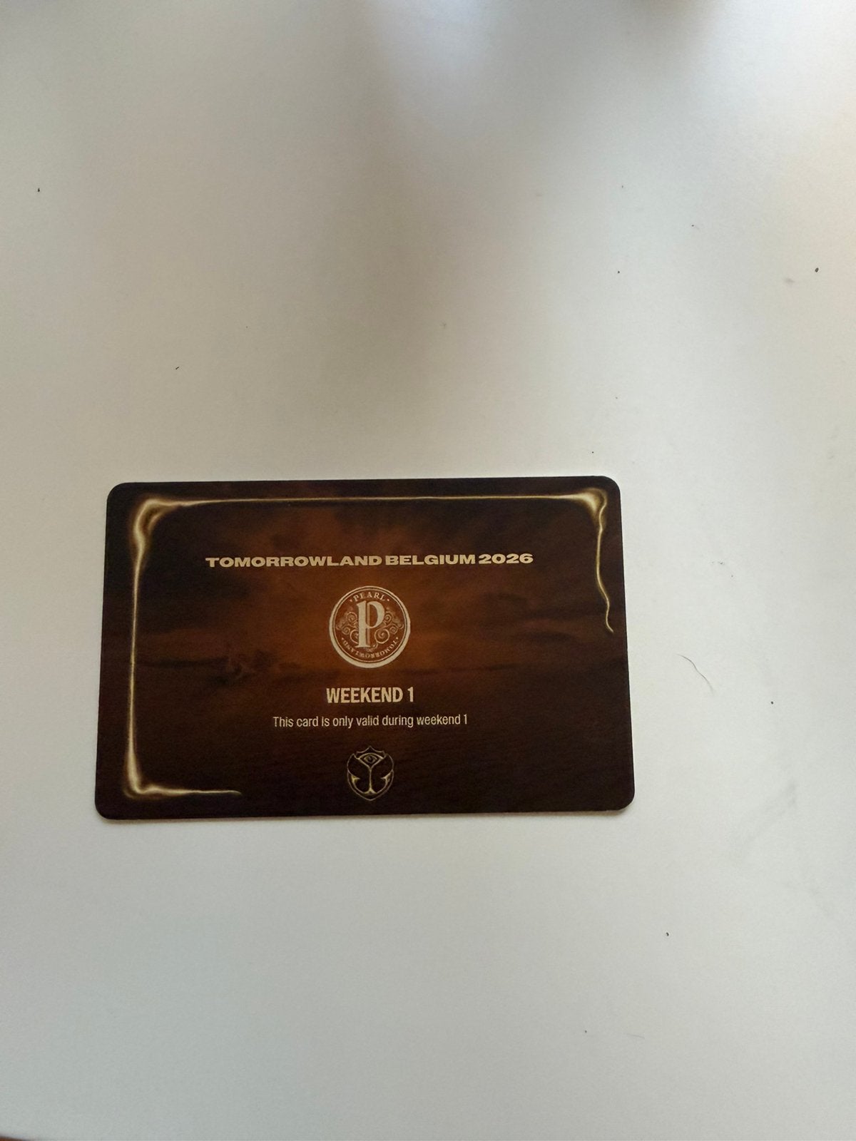 Tomorrowland crewkaart, Enlèvement