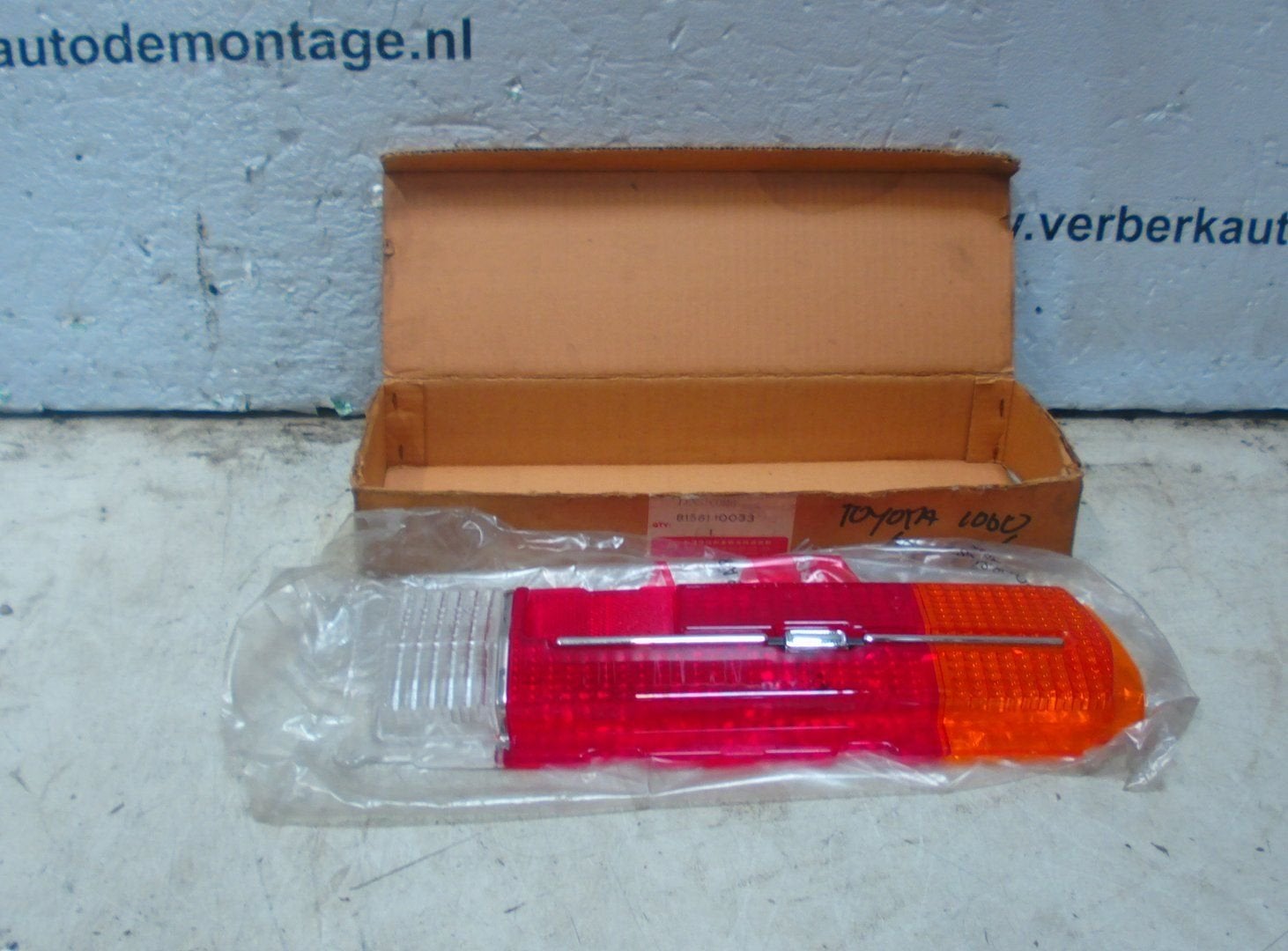 achterlicht links toyota 1000 1969-1976 n.o.s 81561-10033, -, -, Nieuw, Ophalen of Verzenden