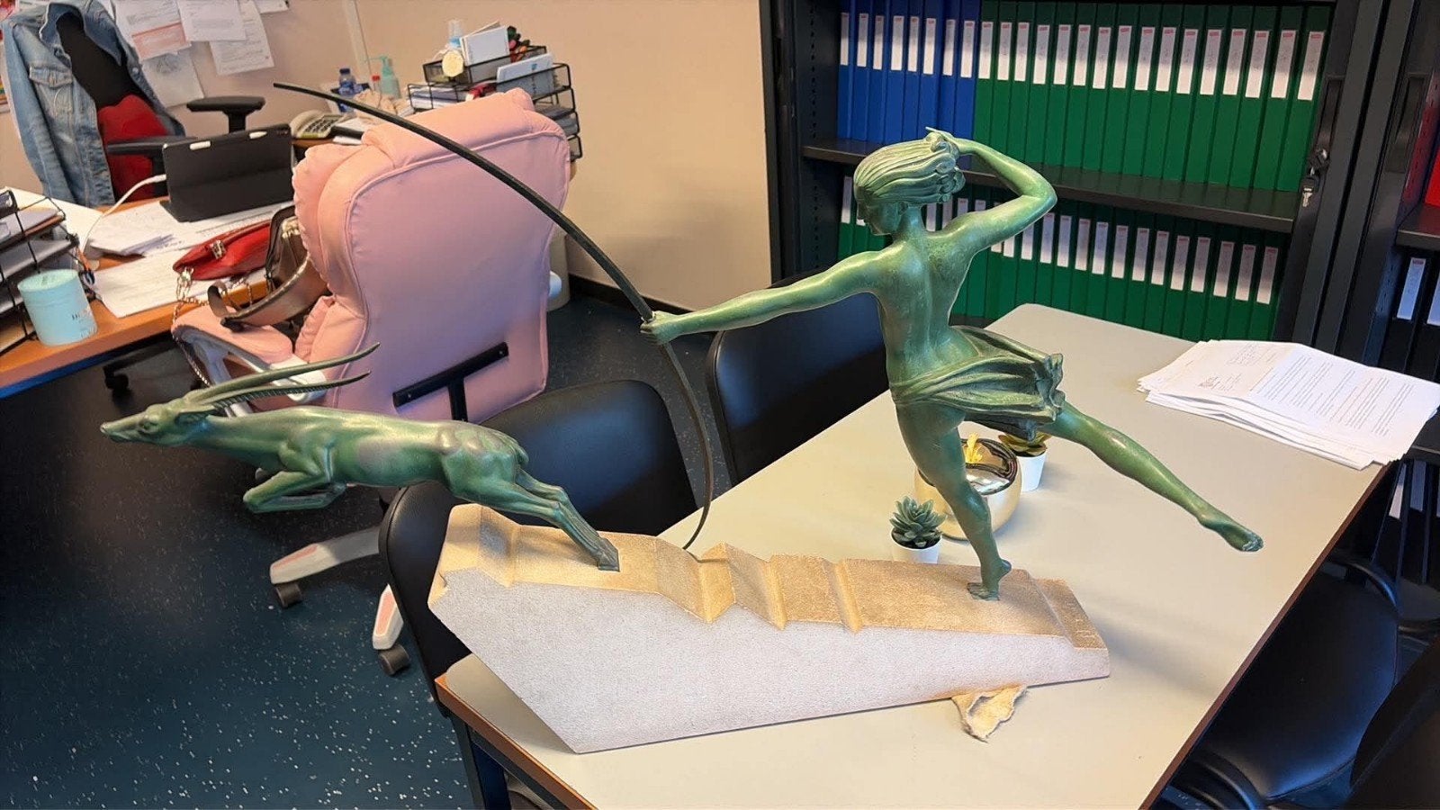 sculpture Atalante 69cm Max le verrier, Antiquités & Art, Enlèvement
