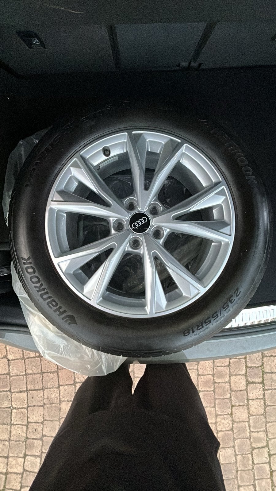 Jantes Audi 18 pouces d'origine + New Hankook 235/55 R18, Autos : Pièces & Accessoires, Neuf, Pneus et Jantes, Véhicule de tourisme