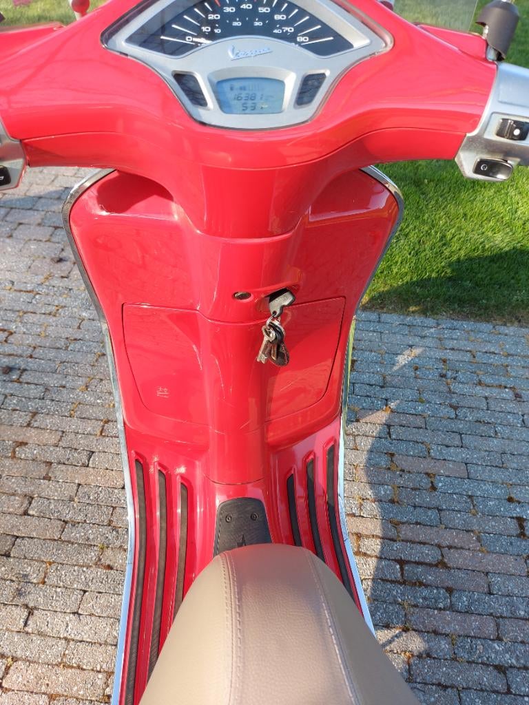Vespa Primavera, Fietsen en Brommers, Scooters | Vespa, Ophalen, Gebruikt, Overige modellen, Klasse A (25 km/u)