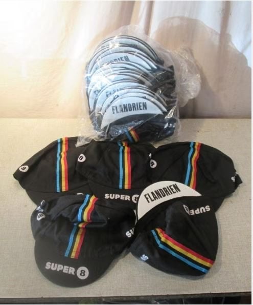 20 Nieuwe Petten - Super 8 Flandrien, Ophalen of Verzenden, Nieuw, One size fits all, Pet